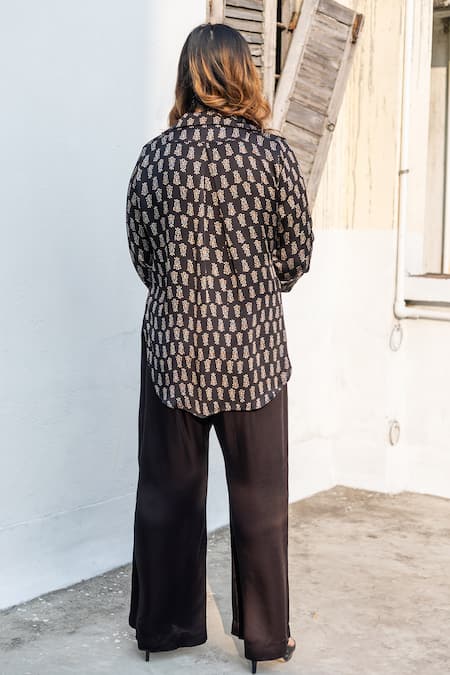 Prahnaaya Ajrakh Hand-Block Print Shirt & Pant Set 