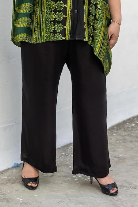 Prahnaaya_Green Satin, Modal Collared, Ajrakh Hand-blocked Bubble Motif Shirt And Pant Set _Online_at_Aza_Fashions