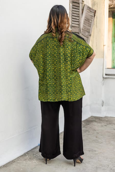 Prahnaaya Ajrakh Hand-Blocked Bubble Motif Shirt & Pant Set 