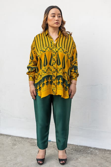 Prahnaaya Ajrakh Motif Hand-Blocked Hi-Low Shirt & Pant Set 