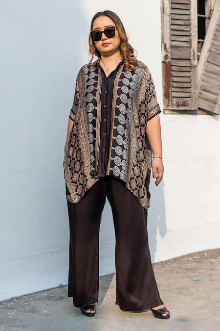 Prahnaaya Ajrakh Motif Hand-Blocked Shirt & Pant Set 