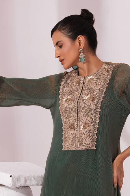 Preeti Mehta_Green Tissue, Satin Embroidery Round Neck Metallic Moss Kurta Set _Online_at_Aza_Fashions