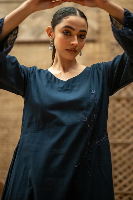 Shop_Vaani Beswal_Blue Cotton Embroidery, Beads V-neck Aarfa Cutwork Hemline Kurta And Pant Set _Online_at_Aza_Fashions