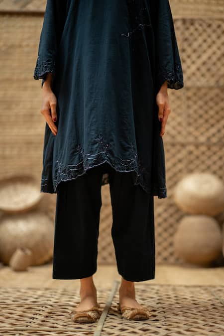 Buy_Vaani Beswal_Blue Cotton Embroidery, Beads V-neck Aarfa Cutwork Hemline Kurta And Pant Set 