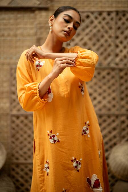 Vaani Beswal_Yellow Handloom Cotton Fabric Bagh Applique Floral Kurta And Barrel Pant Set _at_Aza_Fashions