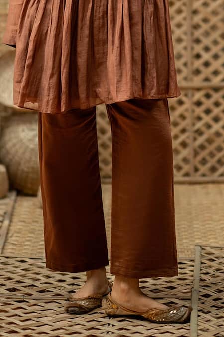 Buy_Vaani Beswal_Brown Chanderi Applique, Embroidery V-neck Rangrez Tunic And Trouser Set _Online_at_Aza_Fashions
