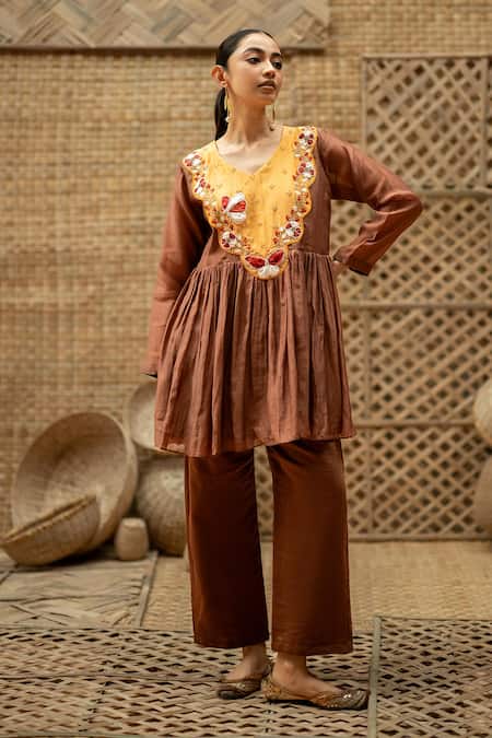 Vaani Beswal Rangrez Chanderi Embroidered Tunic & Trouser Set 