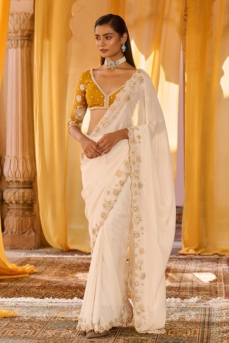 Zoon Aari Embroidered Saree With Blouse 