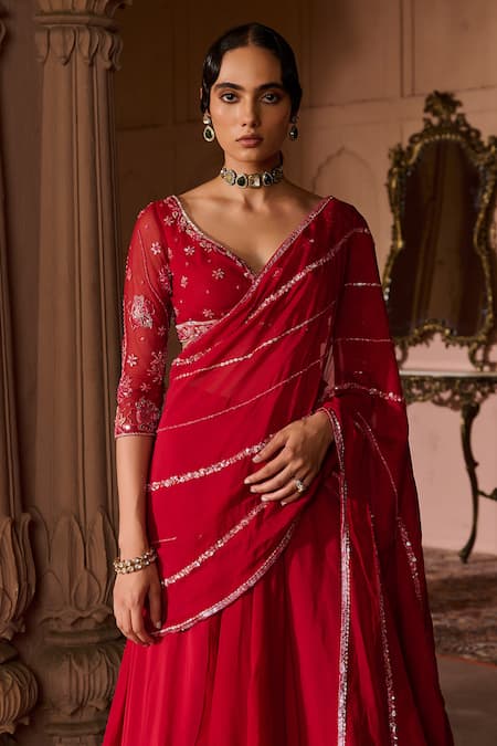Buy_Zoon_Red Organza, Net Sequins, Embroidery V-neck, Aari Pre-draped Saree With Blouse _Online_at_Aza_Fashions