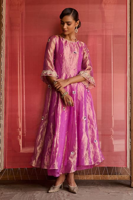 Zoon Tissue Aari Embroidered Kurta Set 