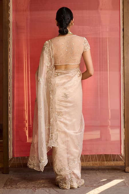 Zoon Aari Embroidered Floral Saree With Blouse 