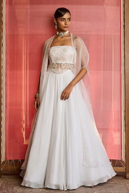 Zoon Aari Embroidered Jacket Skirt Set 