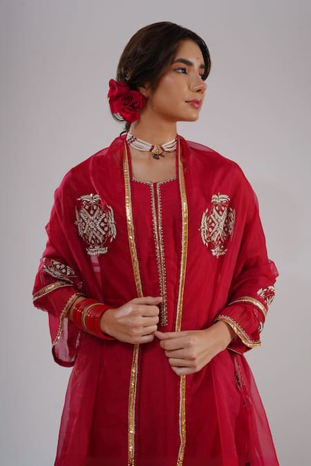 Buy_Kalakari By Akanksha_Red Chanderi , Organza Embroidery, Piping, Zari Gulabo Kurta Set 