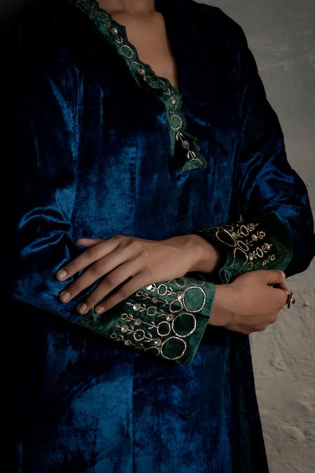 Charkhee_Blue Velvet Embroidery, Sequins V-neck Placed Kurta Set _at_Aza_Fashions