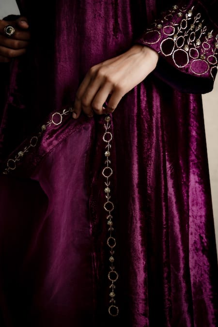 Shop_Charkhee_Purple Velvet, Organza Embroidery, Metallic Thread, Placed Phiran Kurta Set 
