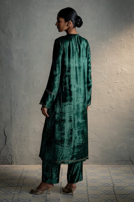 Charkhee Velvet Circular Placed Embroidered Kurta Set 