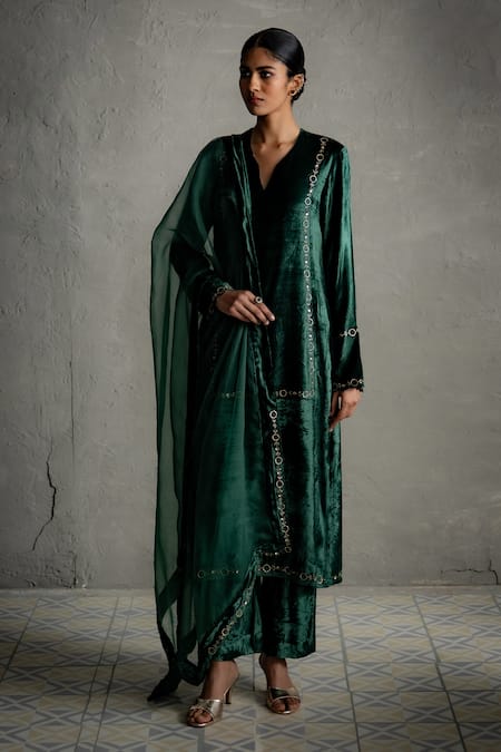 Charkhee Velvet Circular Placed Embroidered Kurta Set 