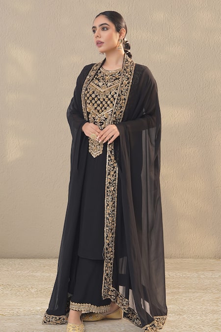 RICHA AHLUWALIA Black Georgette Embroidery, Sequins, Beads, Zari Antique Gold And Kurta Set Online at Aza Fashions RICHA AHLUWALIA_Black Georgette Embroidery, Sequins, Beads, Zari Antique Gold And Kurta Set _Online_at_Aza_Fashions