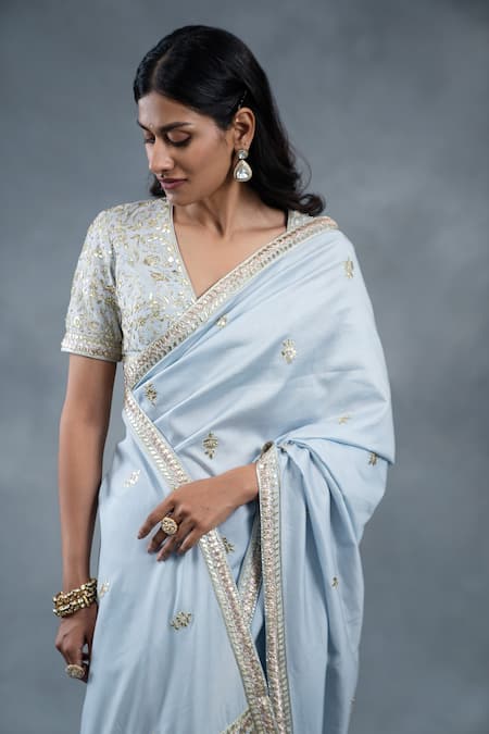 RICHA AHLUWALIA_Sky Blue Chanderi Gota Patti, Zari, Embroidery V-neck Saree And Padded Blouse _Online_at_Aza_Fashions