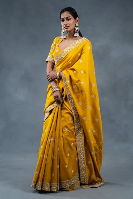 RICHA AHLUWALIA_Mustard Chanderi Embroidery, Zari Sweetheart Neck Silk Saree With Silver Buti _Online_at_Aza_Fashions