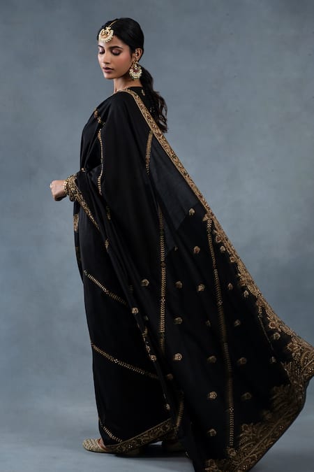 Buy_RICHA AHLUWALIA_Black Chanderi Embroidery, Stones, Zari, Zardozi Hand-embroidered Saree And Blouse _Online_at_Aza_Fashions