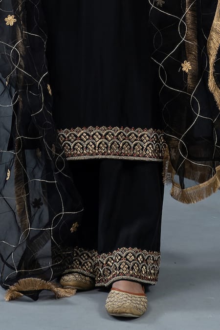 RICHA AHLUWALIA_Black Silk, Organza Embroidery, Metallic Habutai Zardozi Kurta And Palazzo Set _Online_at_Aza_Fashions