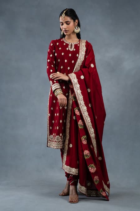 Shop_RICHA AHLUWALIA_Red Chanderi Gota Patti, Zari, Sequins, Embroidery, And Zardozi Buti Kurta Set _Online_at_Aza_Fashions