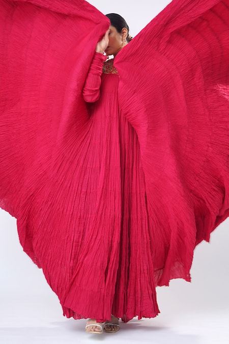 Shop_RICHA AHLUWALIA_Red Zari, Embroidery Round Neck Crinkled Mulmul Jalabiya With Zardozi Yoke _Online_at_Aza_Fashions