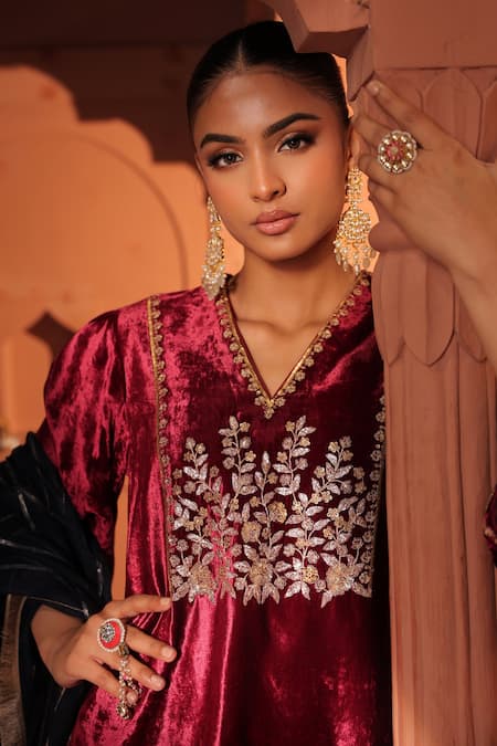 RICHA AHLUWALIA_Maroon Velvet, Silk, Organza Embroidery, Zari V-neck Dabka Pitta Kurta Set _at_Aza_Fashions