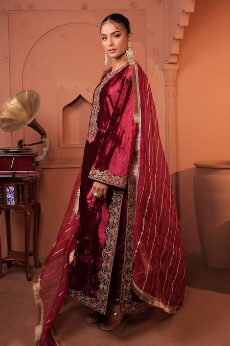 RICHA AHLUWALIA_Maroon Velvet, Silk, Cotton, Organza Embroidery, Sequins, Zari, Dori Kurta Set _Online_at_Aza_Fashions