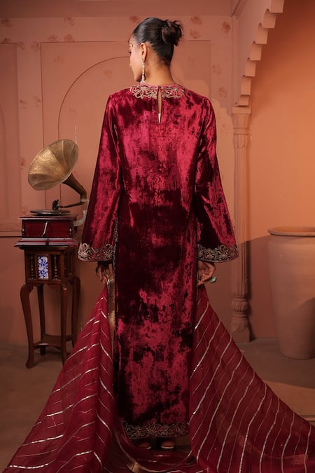 RICHA AHLUWALIA Silk Velvet Dori Embroidered Kurta Set 