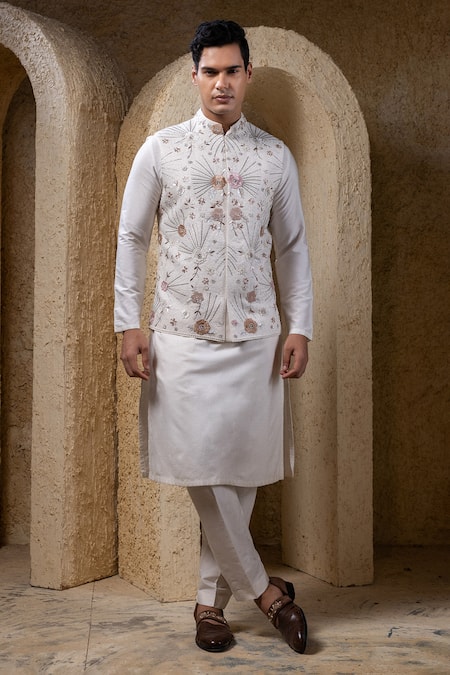 Darshika Menswear White Embellished Bundi & Kurta Set 