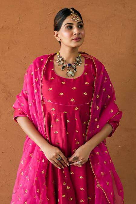 Gulabo Jaipur Red Chanderi Embroidery, Lace Round Neck Riza Anarkali Set Online at Aza Fashions Gulabo Jaipur_Red Chanderi Embroidery, Lace Round Neck Riza Anarkali Set _Online_at_Aza_Fashions