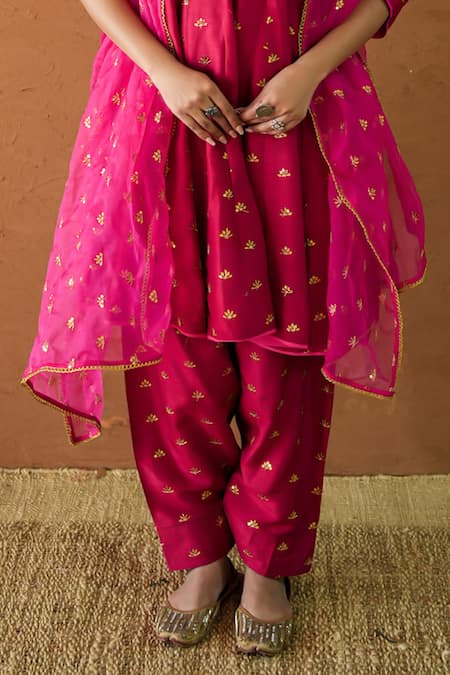 Gulabo Jaipur Red Chanderi Embroidery, Lace Round Neck Riza Anarkali Set at Aza Fashions Gulabo Jaipur_Red Chanderi Embroidery, Lace Round Neck Riza Anarkali Set _at_Aza_Fashions