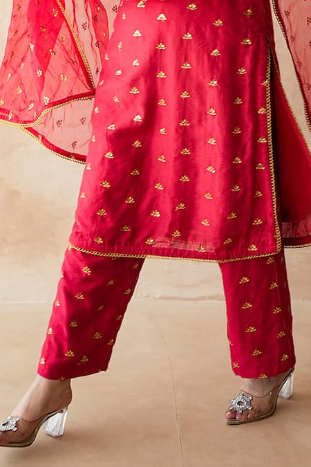 Buy Gulabo Jaipur Red Chanderi Embroidery, Zari, Lace, Metallic Thread Meera Straight Kurta Set Online at Aza Fashions Buy_Gulabo Jaipur_Red Chanderi Embroidery, Zari, Lace, Metallic Thread Meera Straight Kurta Set _Online_at_Aza_Fashions
