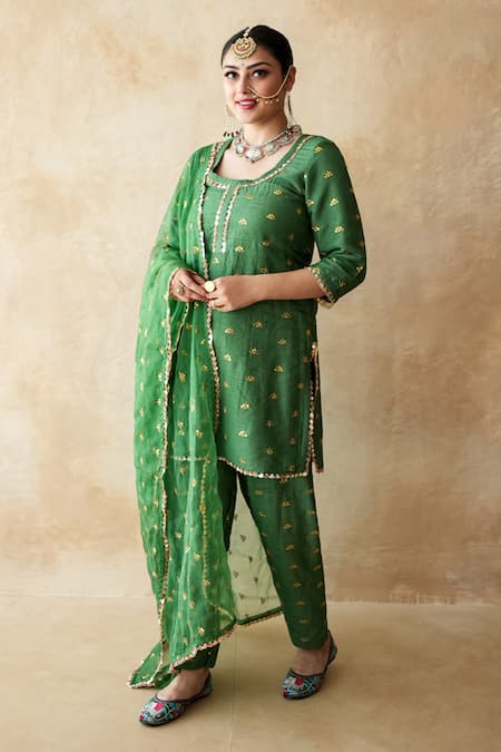 Gulabo Jaipur Green Chanderi Embroidery, Sequins, Lace Round Neck Rani Straight Kurta Set Online at Aza Fashions Gulabo Jaipur_Green Chanderi Embroidery, Sequins, Lace Round Neck Rani Straight Kurta Set _Online_at_Aza_Fashions