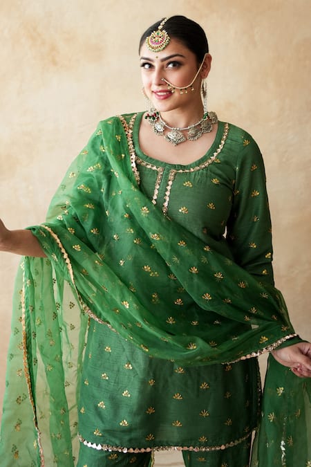 Buy Gulabo Jaipur Green Chanderi Embroidery, Sequins, Lace Round Neck Rani Straight Kurta Set Buy_Gulabo Jaipur_Green Chanderi Embroidery, Sequins, Lace Round Neck Rani Straight Kurta Set