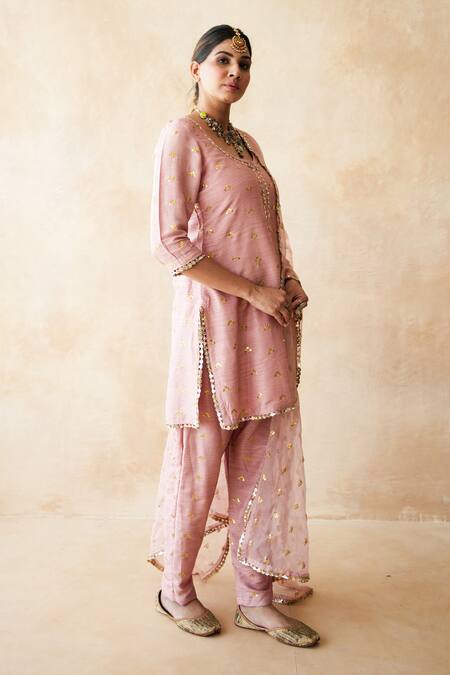 Shop Gulabo Jaipur Pink Chanderi Embroidery, Lace Round Neck Rani Straight Kurta Set Online at Aza Fashions Shop_Gulabo Jaipur_Pink Chanderi Embroidery, Lace Round Neck Rani Straight Kurta Set _Online_at_Aza_Fashions