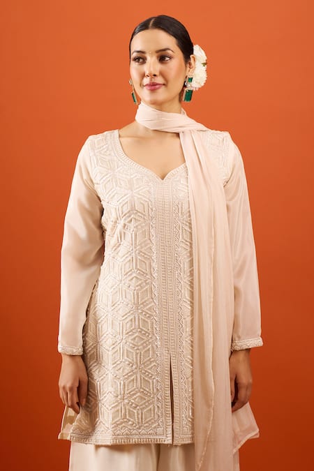 Buy_Samyukta Singhania_Off White Crepe Embroidery V-neck Geometric Kurta Sharara Set 