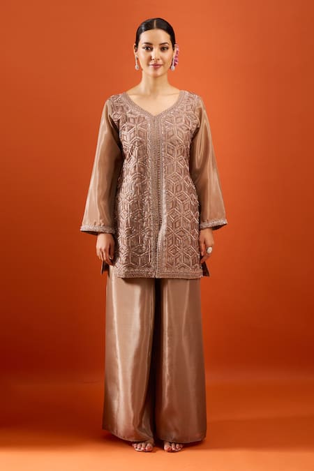 Samyukta Singhania_Brown Crepe Embroidery V-neck Kurta Set _Online_at_Aza_Fashions