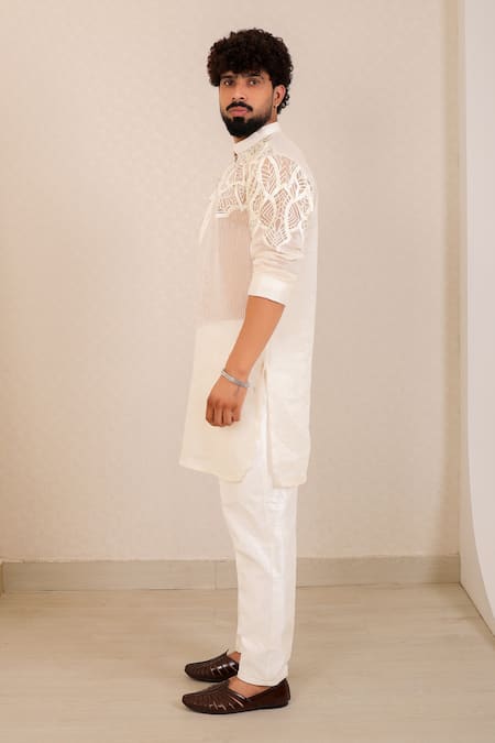 Menero_Off White Chanderi Silk, Cotton Embroidery Web Designed Kurta And Pant Set _Online_at_Aza_Fashions