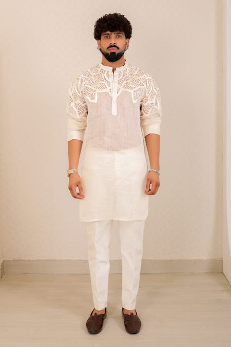 Menero_Off White Chanderi Silk, Cotton Embroidery Web Designed Kurta And Pant Set _at_Aza_Fashions
