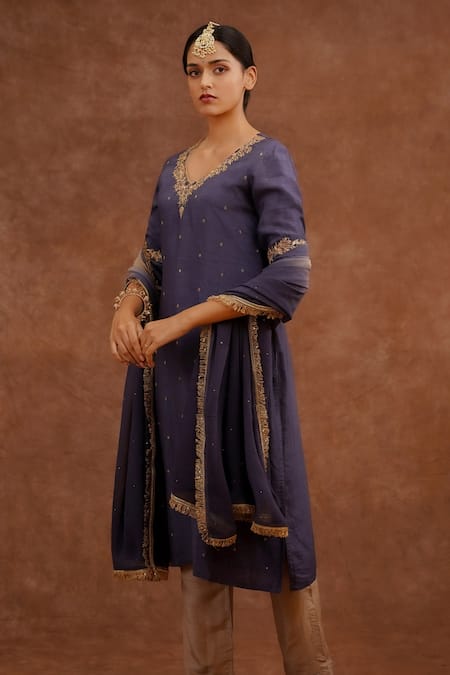 World of Sugandh Neer Hand Embroidered Kurta Set 