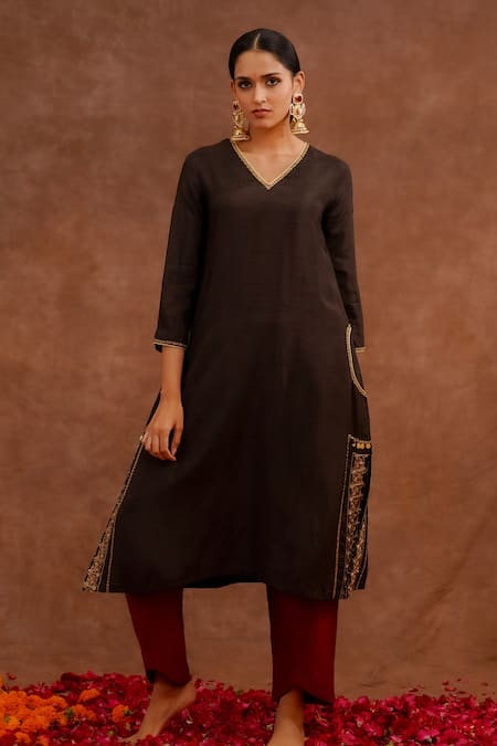 World of Sugandh Kumkum Hand Embroidered Kurta Set 