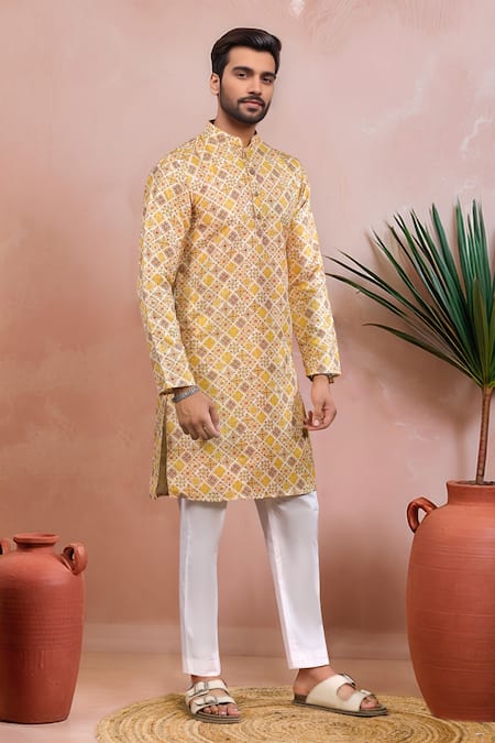 Arihant Rai Sinha Butti Embroidered Kurta Set 