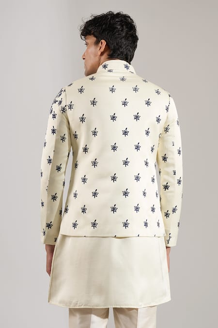 Rng Safawala Thread Embroidered Bandhgala Kurta Set