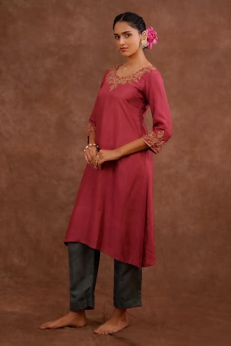 World of Sugandh Gulmitti Hand Embroidered Kurta Set 