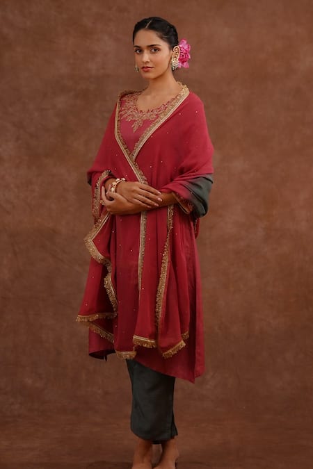 Buy_World of Sugandh_Pink Dupion, Silk Embroidery, Gota Patti, Fringe Boat Gulmitti Hand Kurta Set 