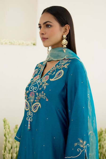 Buy_MAISARA JEWELRY_Gold Plated Pearls, Diamonds Ishya Kundan Fleur Embellished Earrings _Online_at_Aza_Fashions