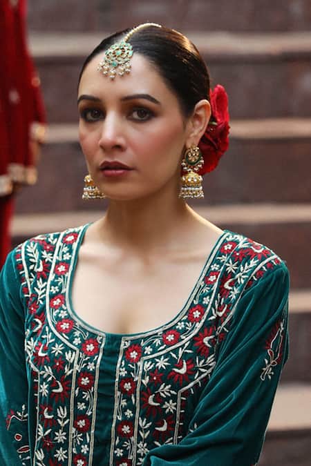 Maisara Jewelry Pearl & Stone Embellished Floral Maangtikka 